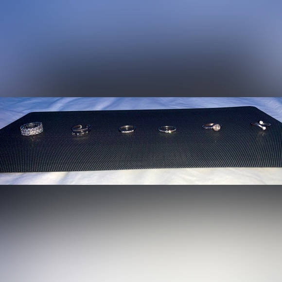 Silver rings - Picture 1 of 15